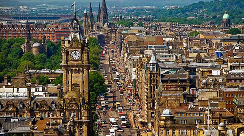 YSTÄVÄLLISTEN SKOTTIEN EDINBURGH
